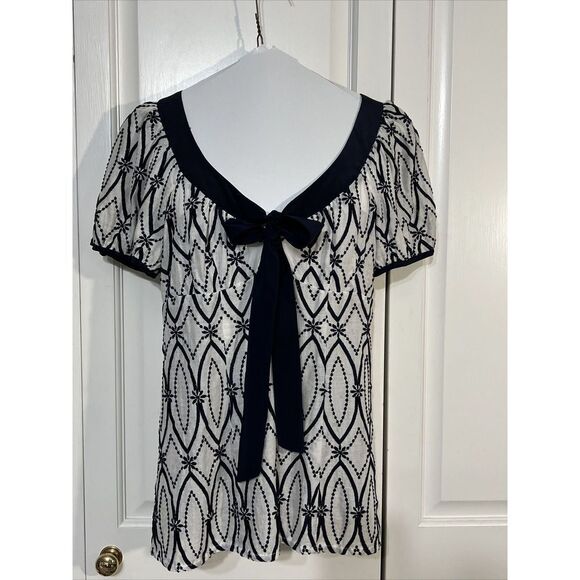 Nanette Lepore shortsleeve Top White & Navy Embroidered sz 2 - Picture 1 of 7